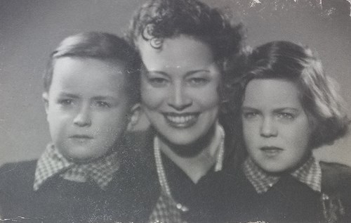 Pilar, Alfred and Georgina, photo kindly provided by Charles Glass