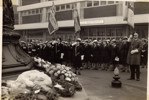 Pat At Cenotaph 1B